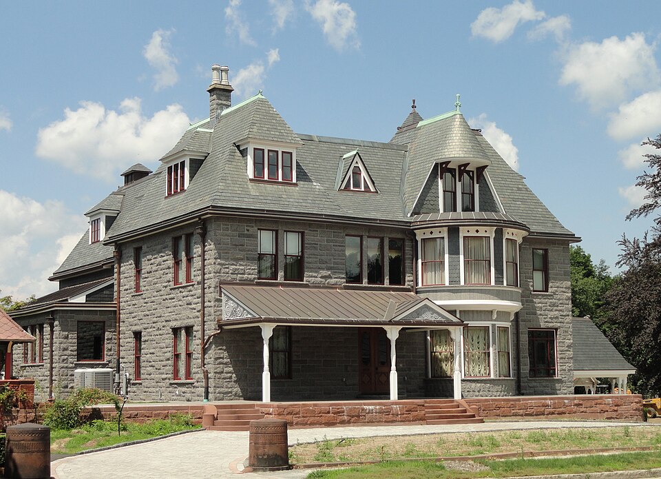 Photograph of Hoyt-Shedd Estate