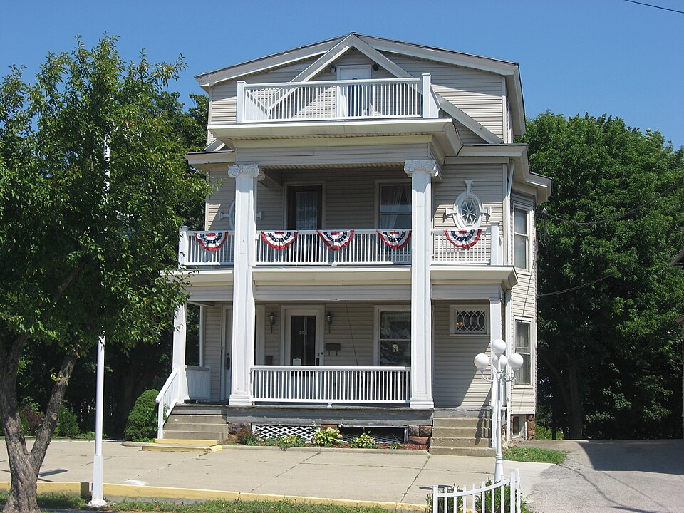 Photograph of Building at 252-254 Park Avenue West