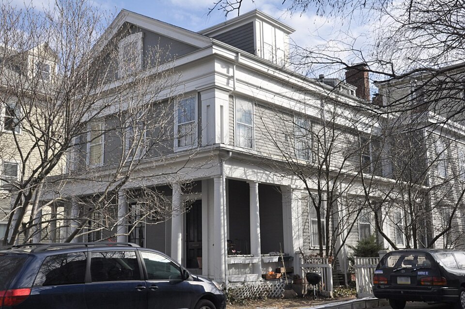 Photograph of House at 12 Linden Street