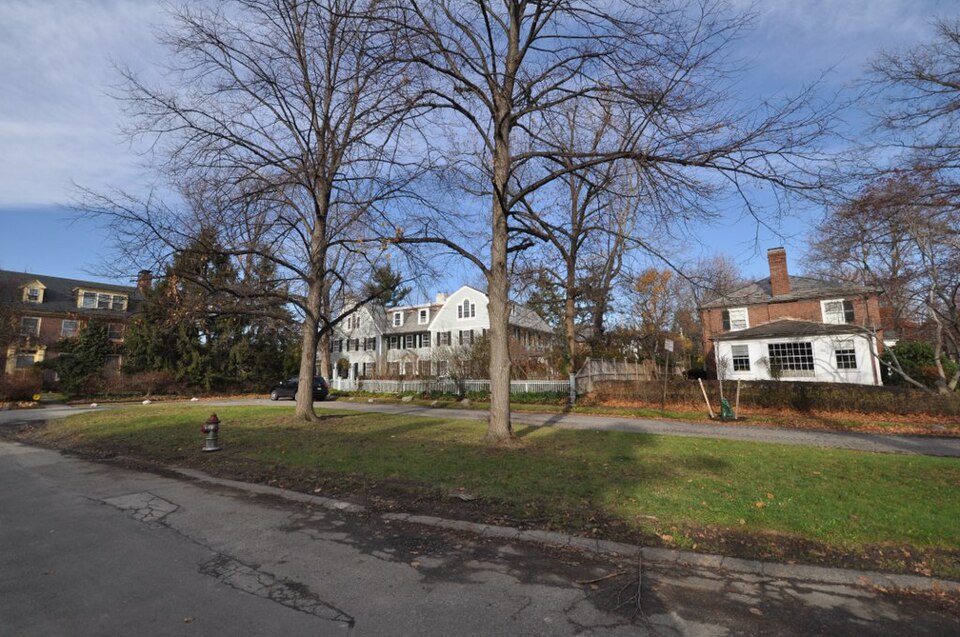 Photograph of Gray Gardens East and West Historic District