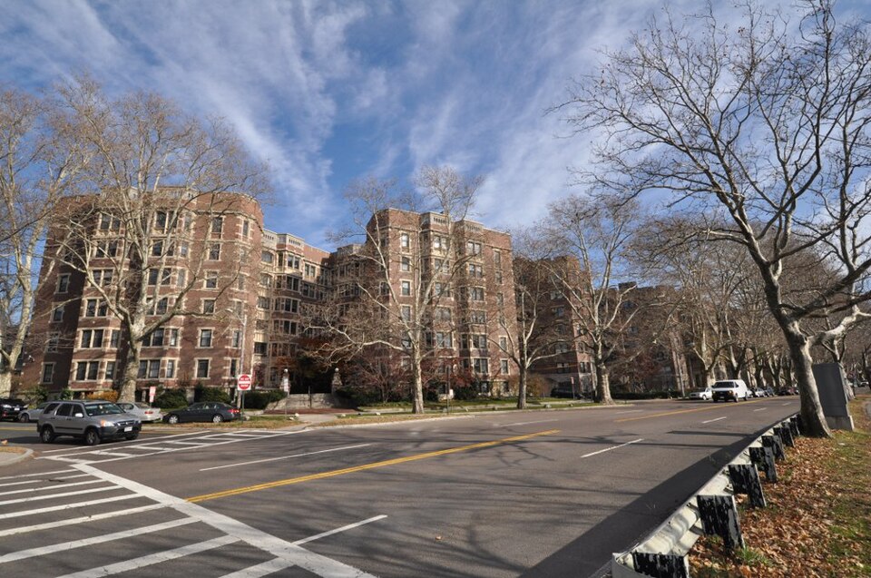 Photograph of Memorial Drive Apartments Historic District