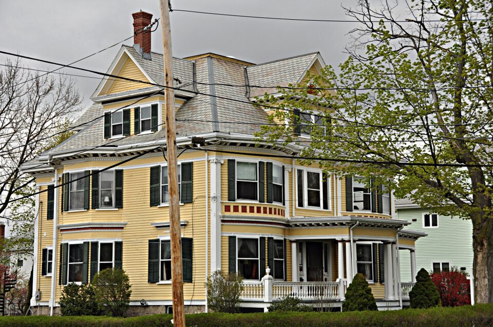 Photograph of House at 511 Watertown Street