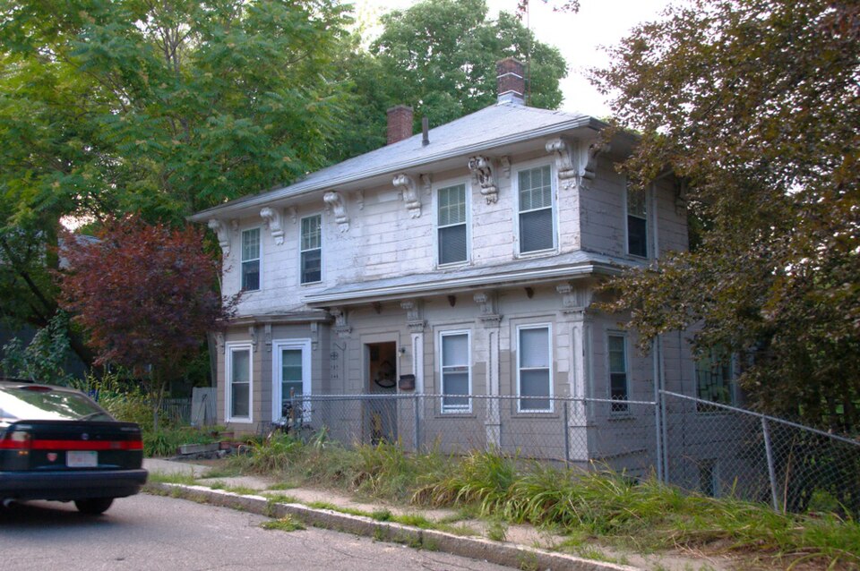 Photograph of House at 68 Maple Street