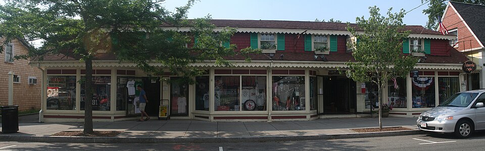 Photograph of Building at 606 Main Street