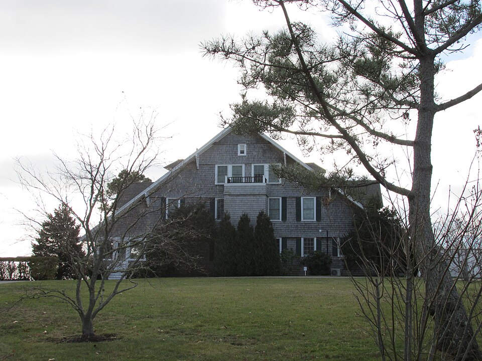 Photograph of Lincoln House Club