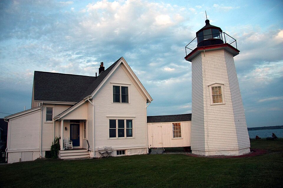 Photograph of Wing's Neck Light