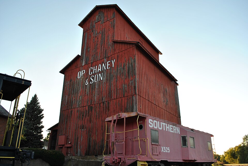 Photograph of O.P. Chaney Grain Elevator