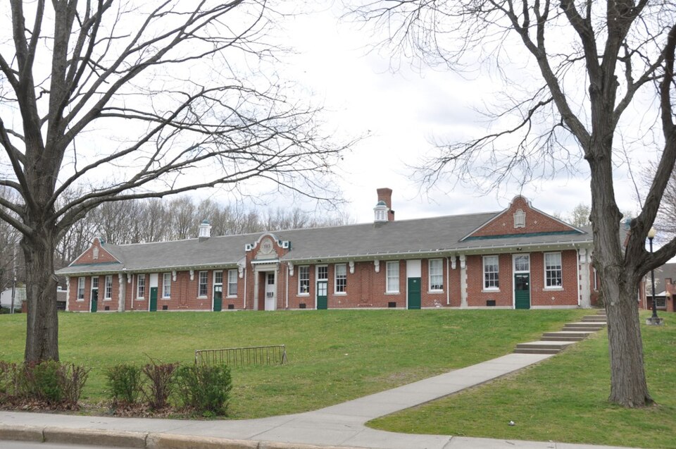 Photograph of Newton Street School