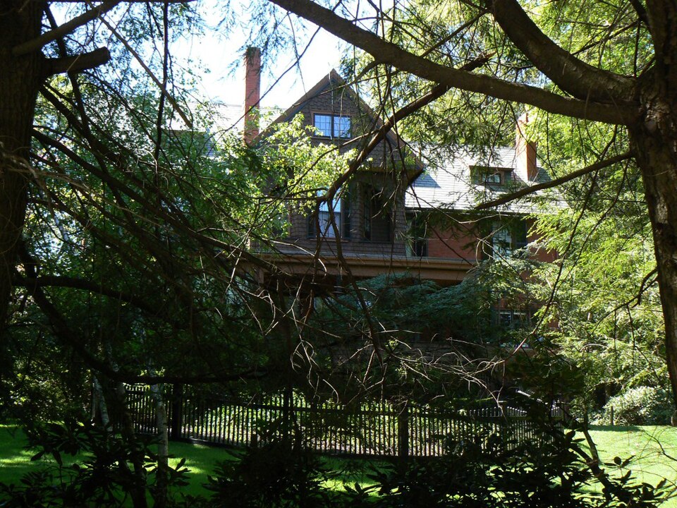Photograph of Skillings Estate House