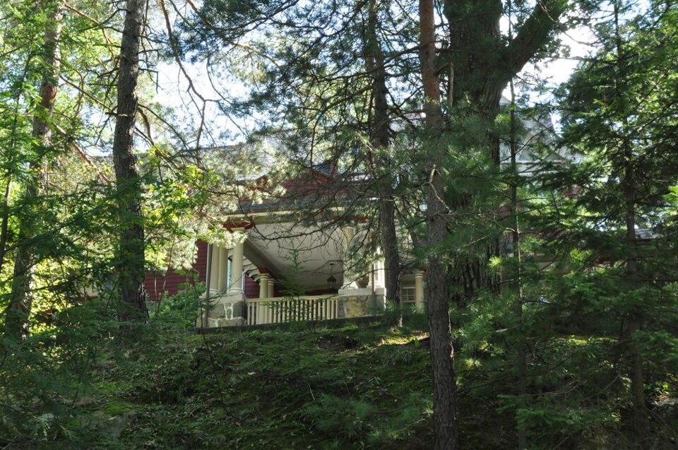 Photograph of Marshall W. Jones House