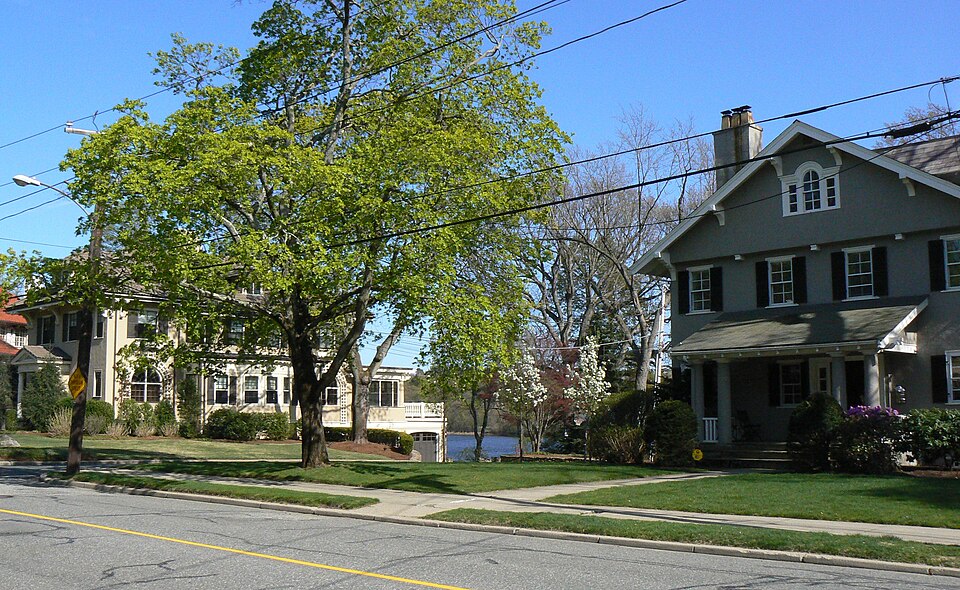 Photograph of Everett Avenue-Sheffield Road Historic District