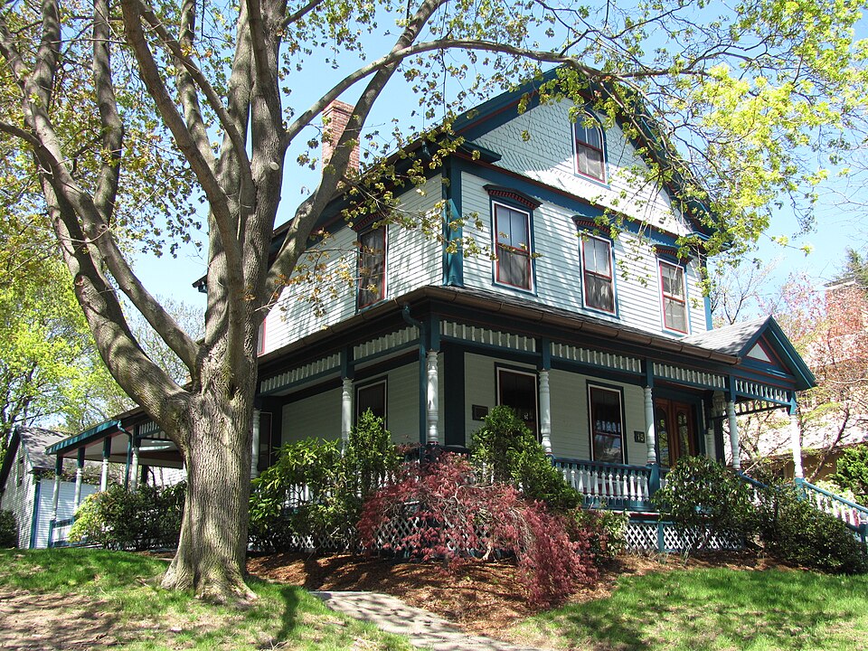 Photograph of House at 15 Lawrence Avenue