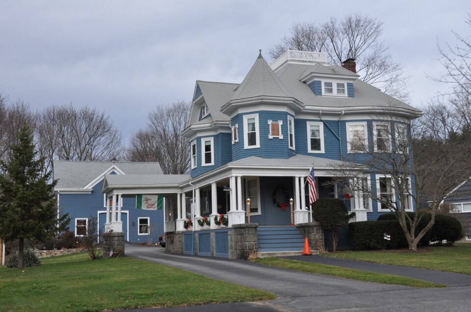 Photograph of House at 52 Oak Street