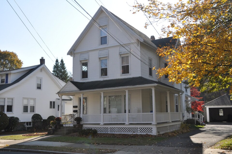 Photograph of House at 54 Spring Street