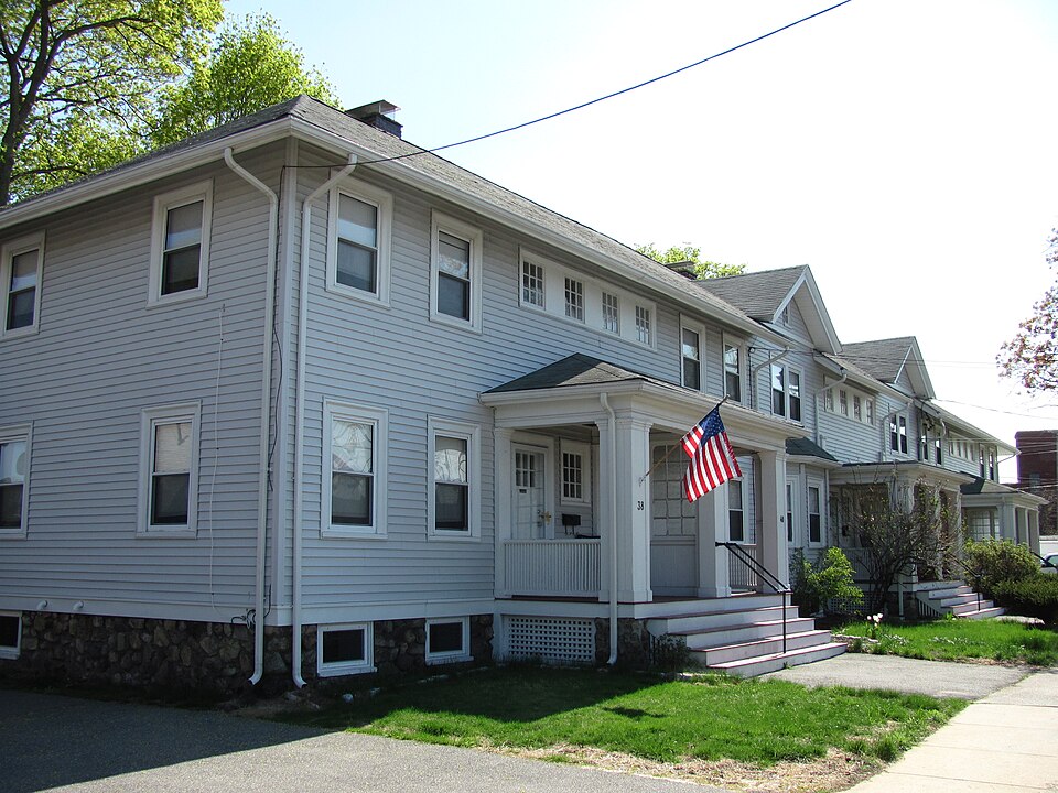 Photograph of Building at 38-48 Richardson Avenue