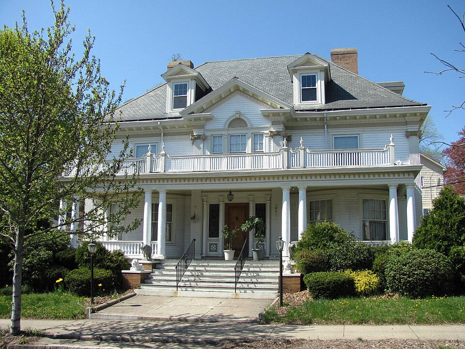 Photograph of House at 15 Chestnut Street