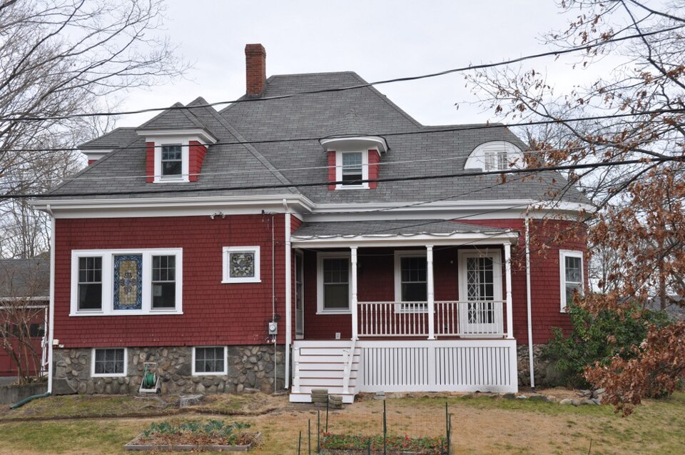 Photograph of House at 2 Nichols Street