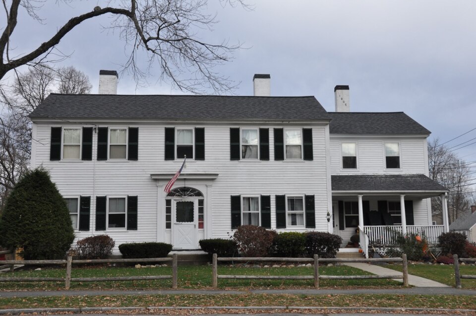Photograph of Suell Winn House