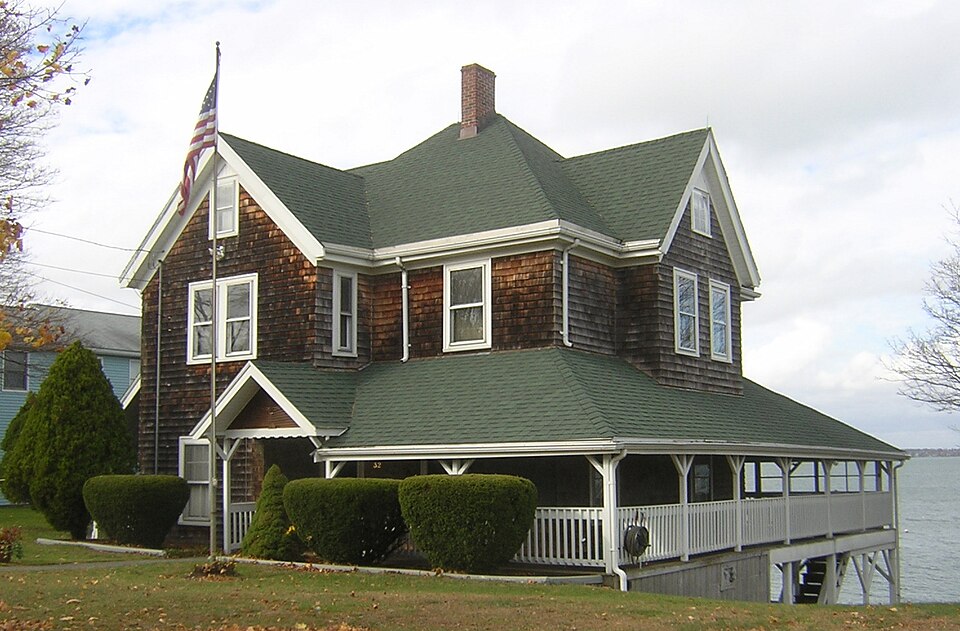 Photograph of House at 32 Bayview Avenue