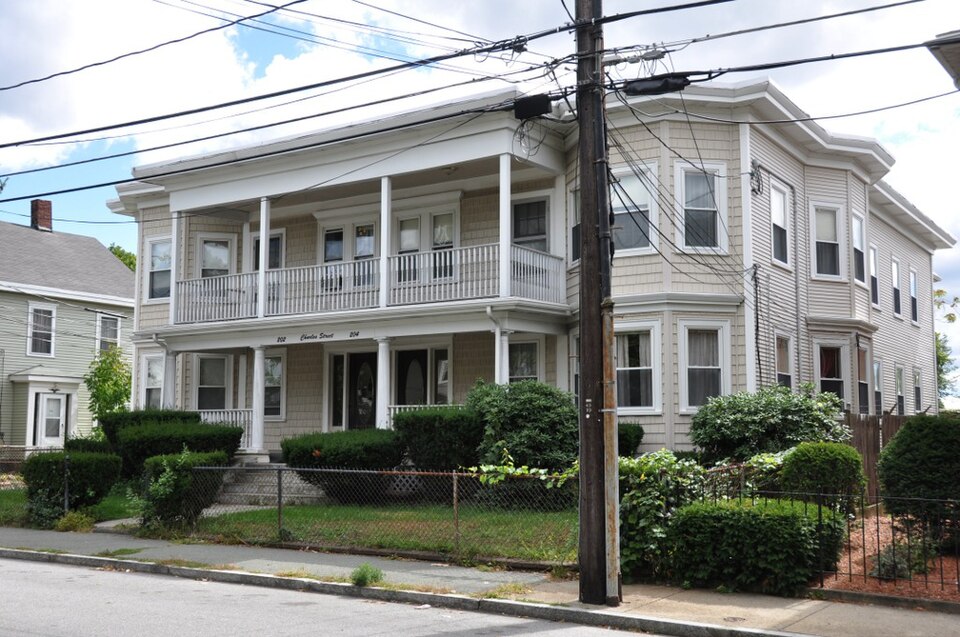 Photograph of Building at 202-204 Charles Street