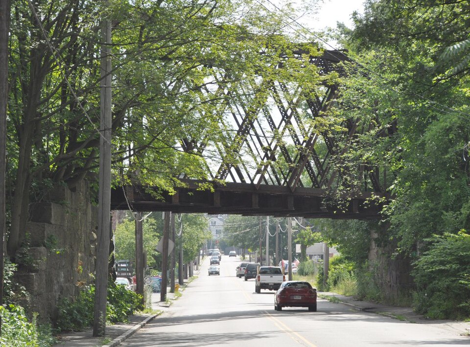 Photograph of Linden Street Bridge