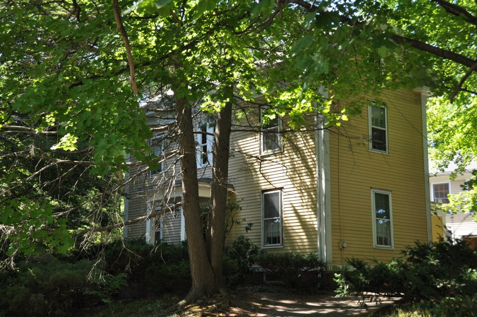 Photograph of Warren White House