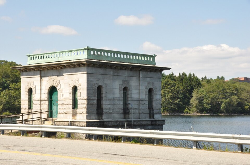 Photograph of Hobbs Brook Basin Gate House
