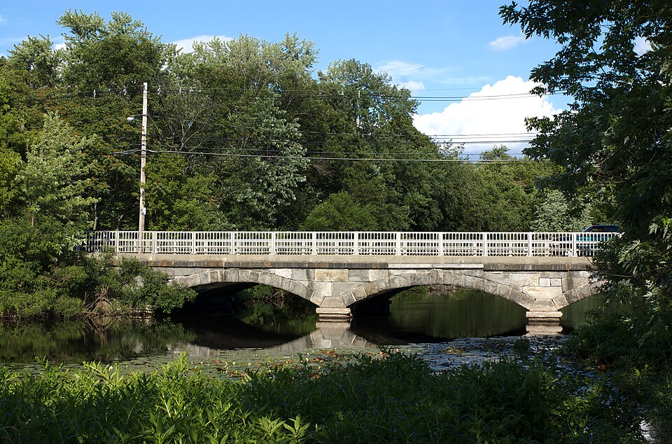 Photograph of Newton Street Bridge