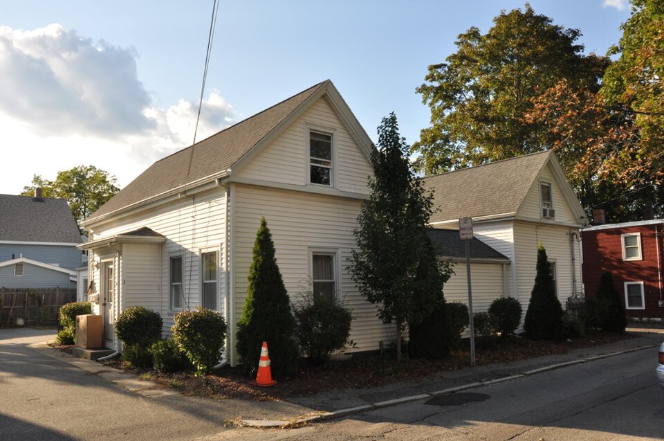 Photograph of Richard Holbrook Houses
