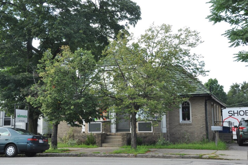 Photograph of C. G. Howes Dry Cleaning-Carley Real Estate