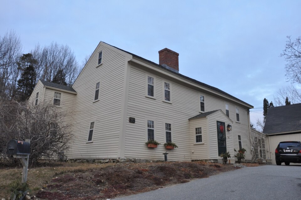 Photograph of Carlton-Frie-Tucker House