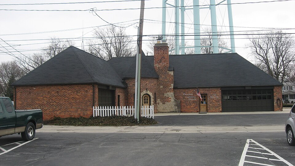 Photograph of Perrysburg Water Maintenance Building