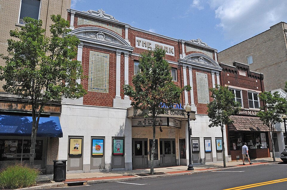 Photograph of Tuscarawas Avenue - Alexander Square Commercial Historic District