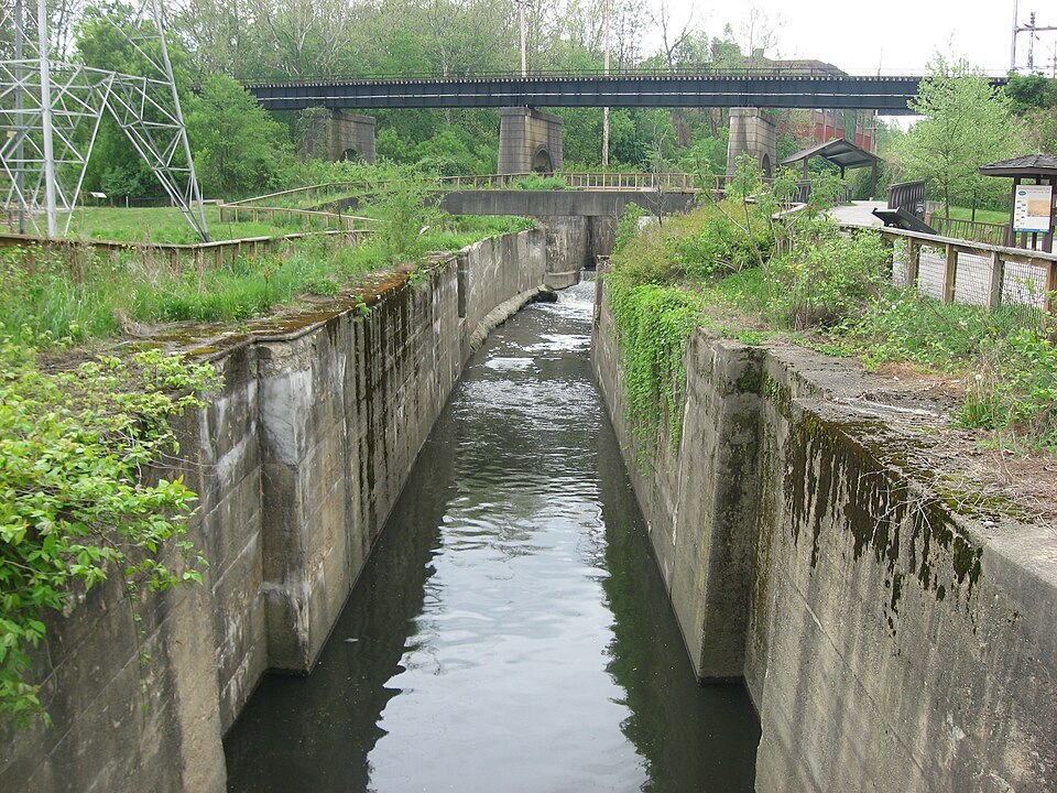 Photograph of Cascade Locks Historic District