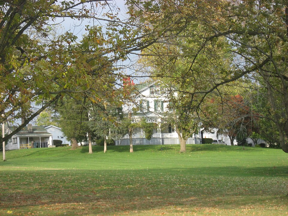 Photograph of Hughes Manor