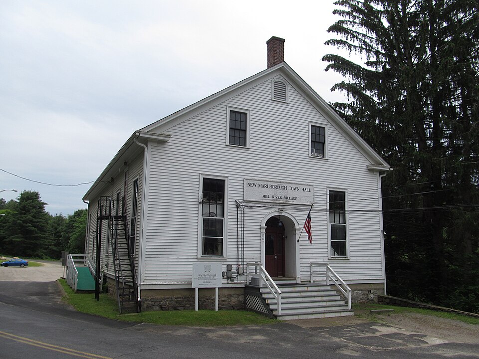 Photograph of Mill River Historic District
