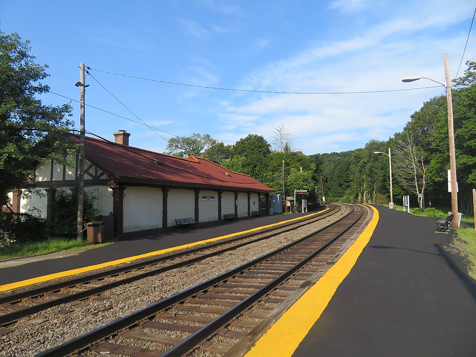 Photograph of Belmont Center station