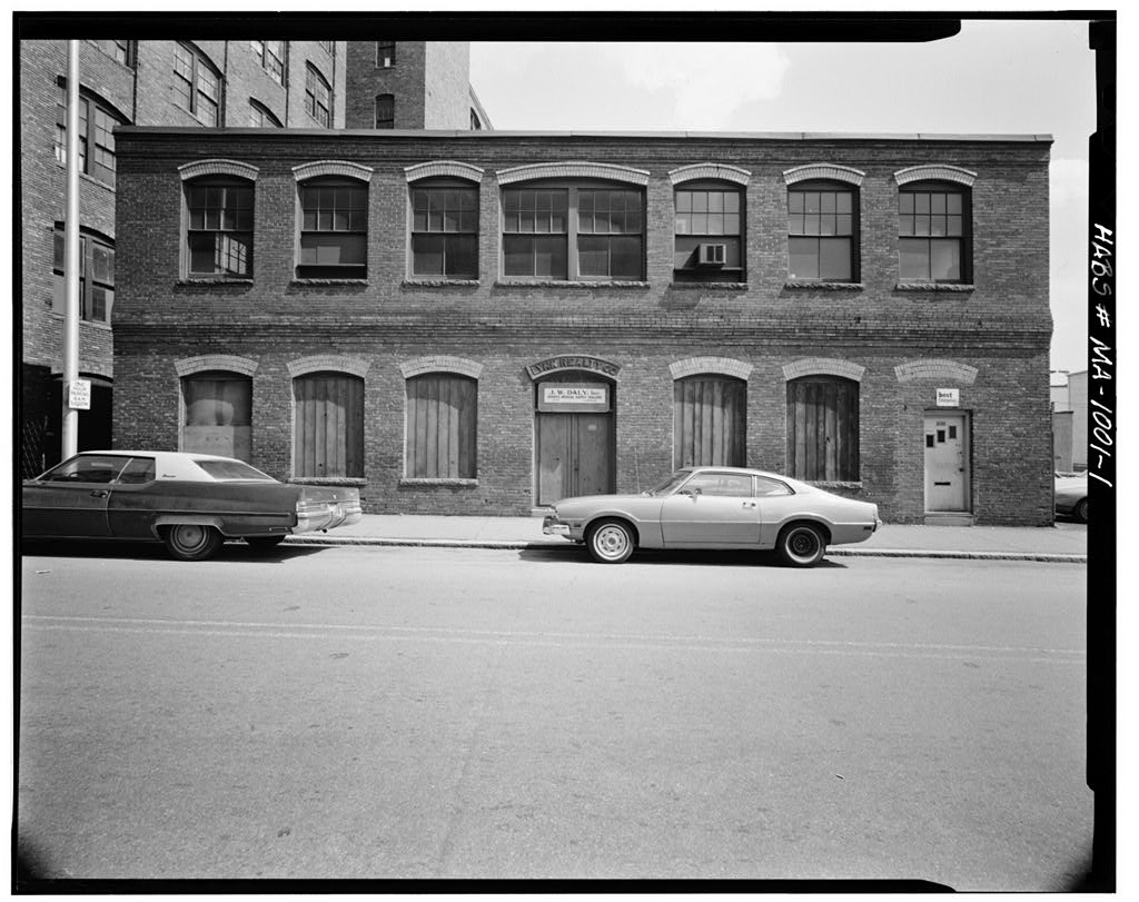 Lynn Realty Company, photograph filed with the federal survey
