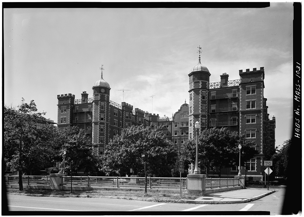 Riverbank Court, photograph filed with the federal survey
