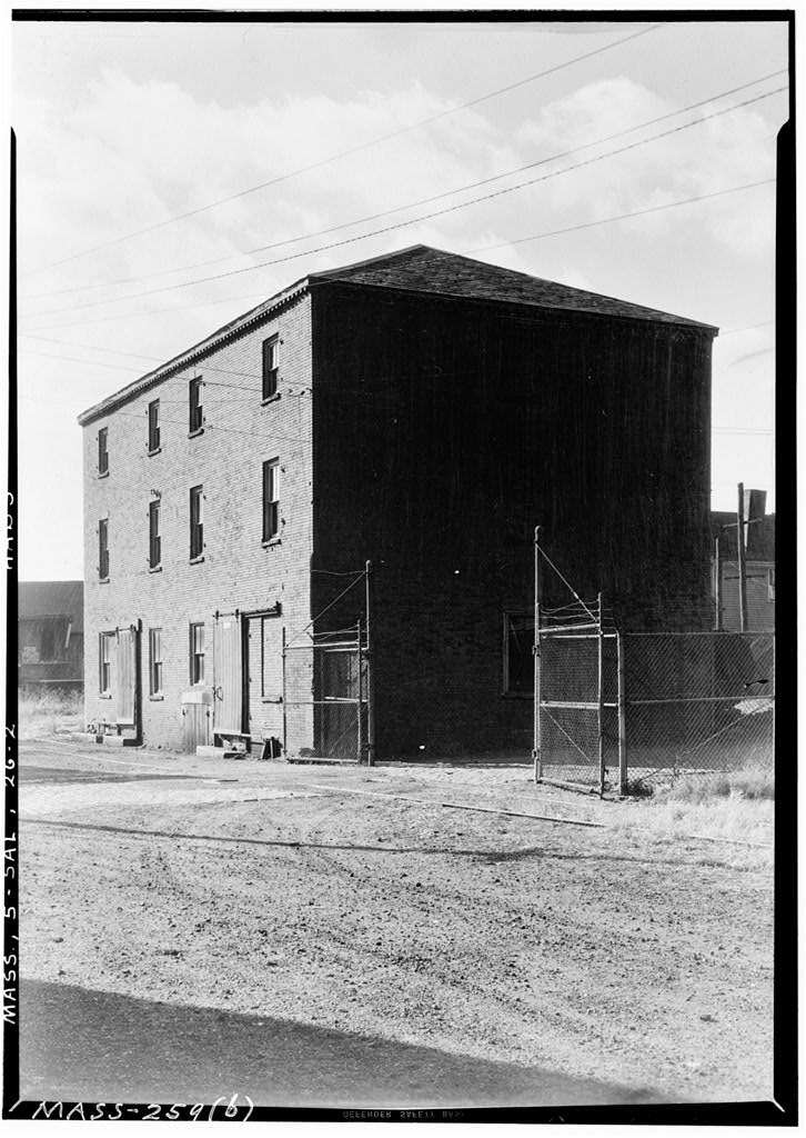 Crowninshield Warehouse, photograph filed with the federal survey