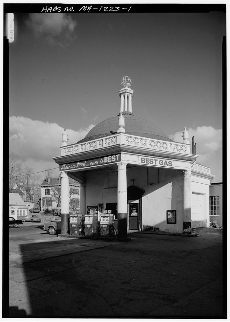 Beacon Oil Company Gas Station, photograph filed with the federal survey