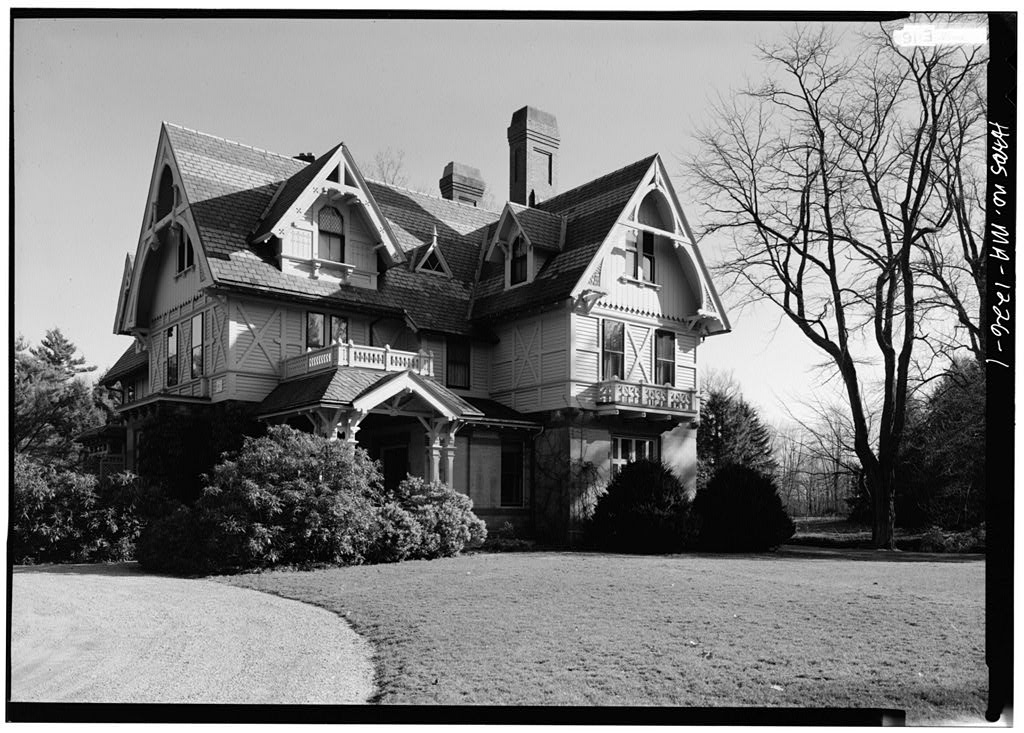 Hunnewell Cottage, photograph filed with the federal survey