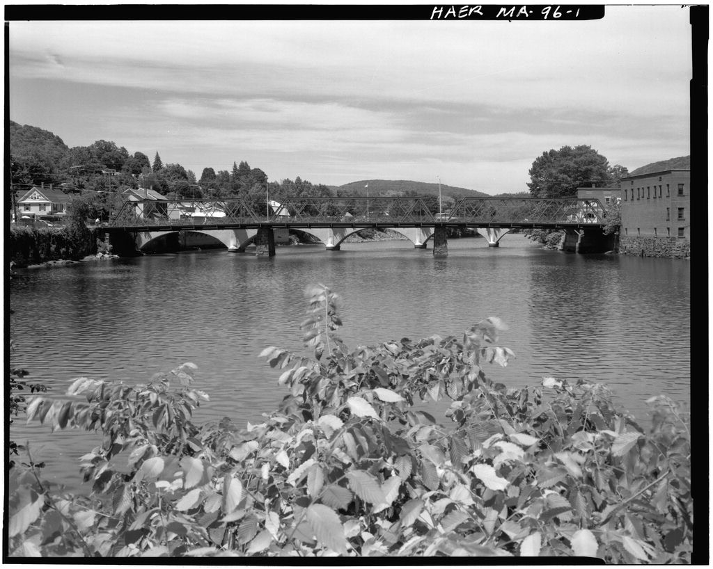 Shelburne Falls Bridge, photograph filed with the federal survey