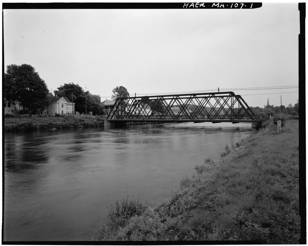 Eleventh Street Bridge, photograph filed with the federal survey