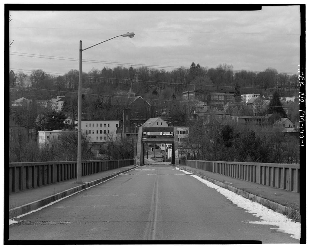 Fifth Street Bridge, photograph filed with the federal survey