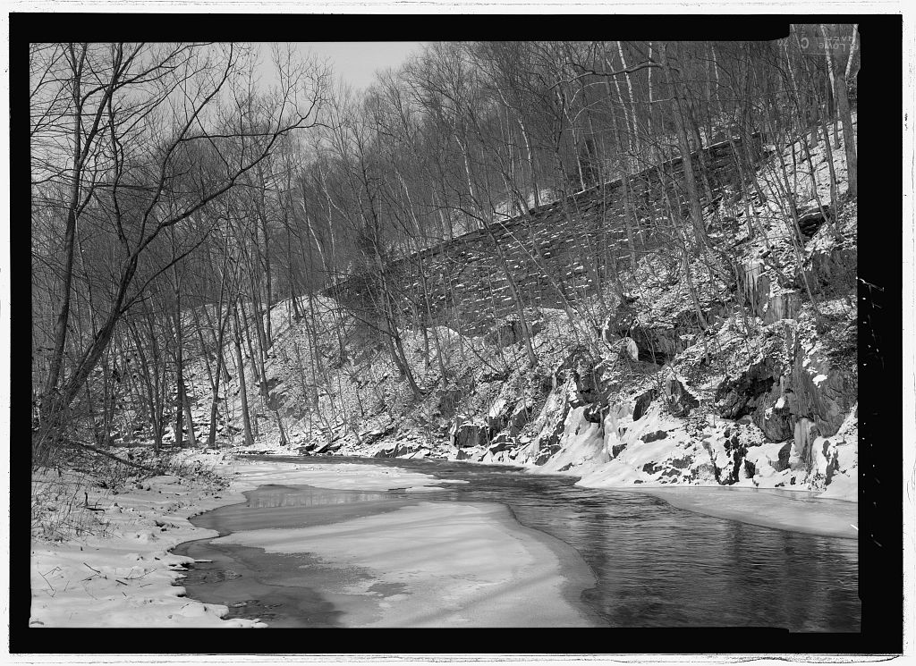 Arches (Retaining Wall), photograph filed with the federal survey