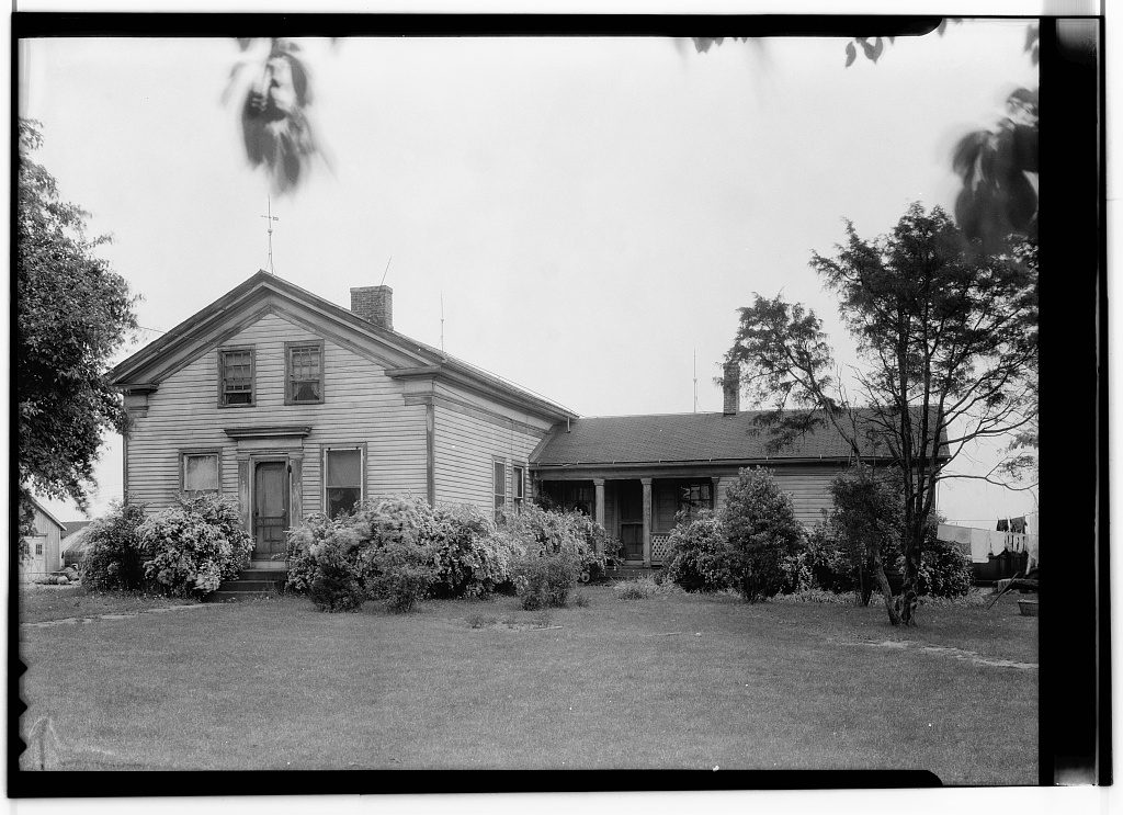 Wilson-Riegelsberger House, photograph filed with the federal survey