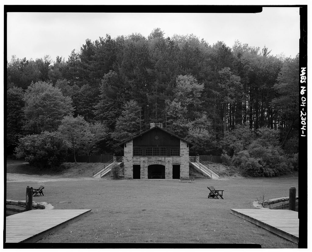 Kendall Lake Shelter, photograph filed with the federal survey