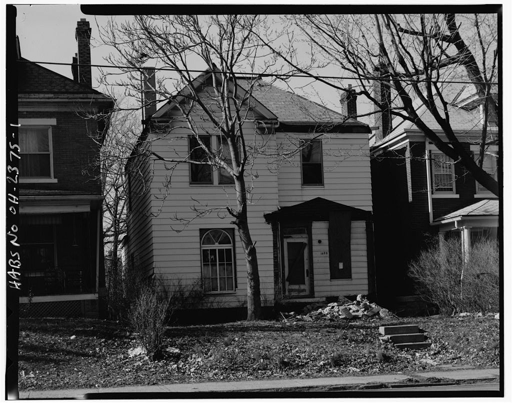 1469 Summit Street (house), photograph filed with the federal survey