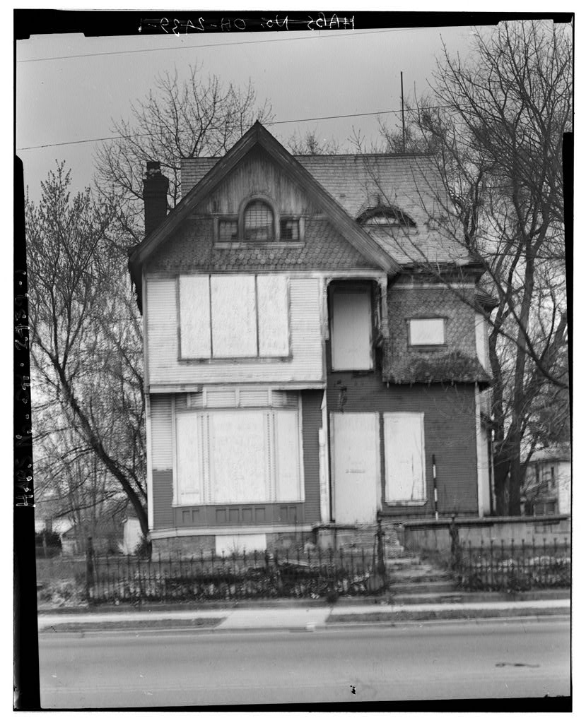 Philip E. Montanus House, photograph filed with the federal survey